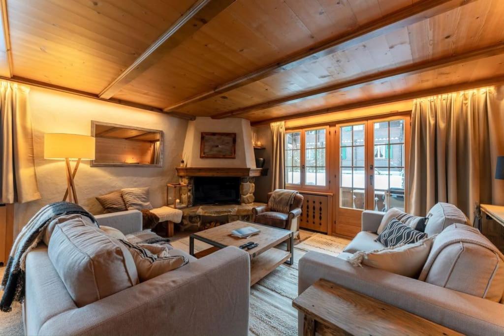 Charming Alpine Apartment グスタード エクステリア 写真