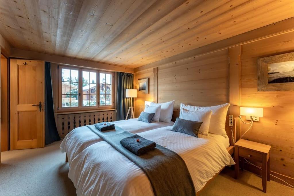 Charming Alpine Apartment グスタード エクステリア 写真