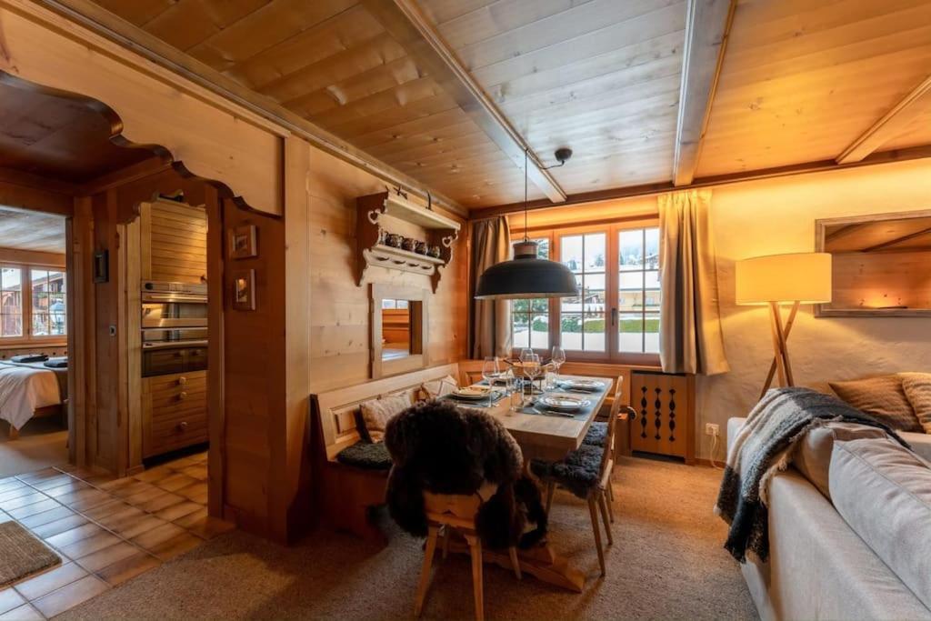 Charming Alpine Apartment グスタード エクステリア 写真
