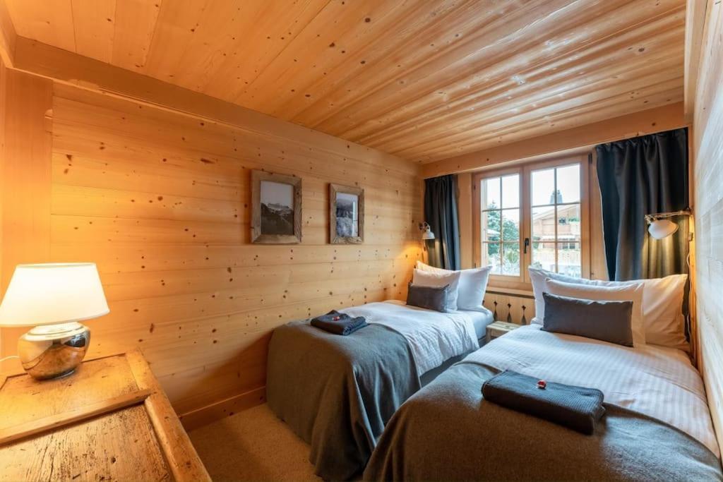 Charming Alpine Apartment グスタード エクステリア 写真