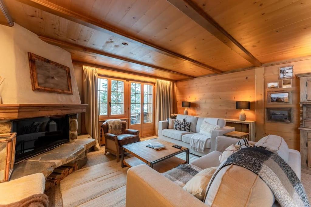 Charming Alpine Apartment グスタード エクステリア 写真